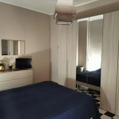 Damm House Apartment *
